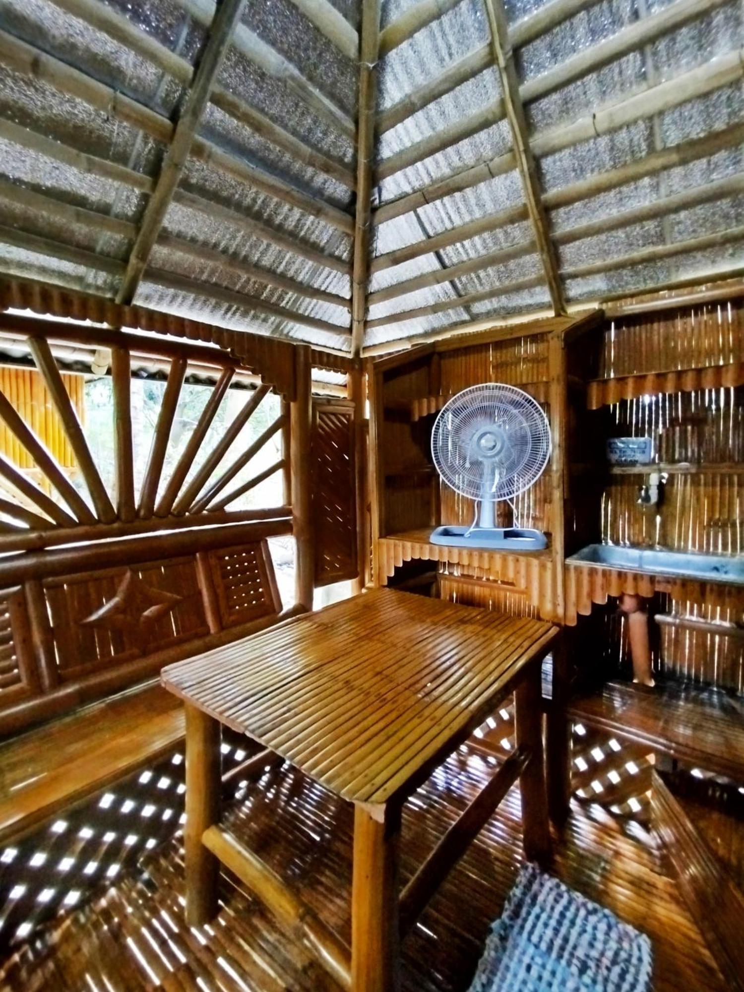 Rea'S Bamboo Resort Gabaldon Pokoj fotografie
